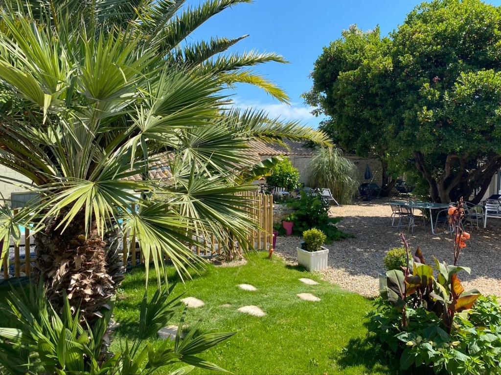 Le Pressoir - Gites Et Meubles De Tourisme - 2 Etoiles Dolus-d'Oleron Exterior photo